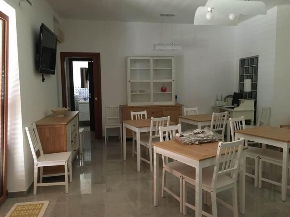 בית הארחה קונברסאנו 	L'Isola Di Francesca מראה חיצוני תמונה